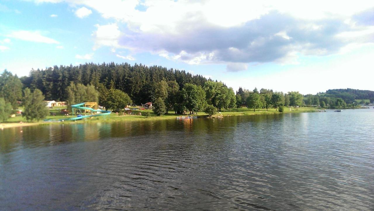 Отель Kemp Lipno - Jenisov Горни-Плана Экстерьер фото